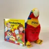 IMG_4003 Pinos zweisprachiges Kinderratebuch "Handwerker" + Pino der Papagei Plüschtier Bundle (Kopie)
