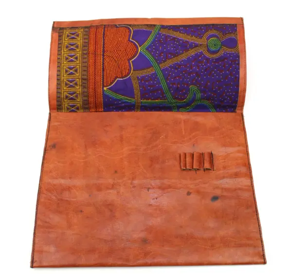 Praktische Clutch aus Leder in afrikanischem Design (Gye Nyame)