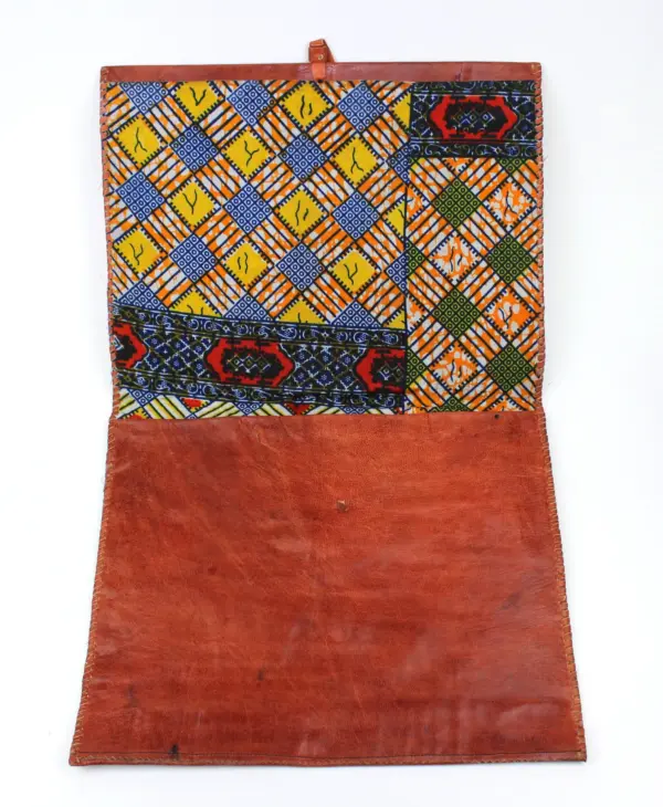 IMG_3102 Praktische Clutch aus Leder in afrikanischem Design (Eidechse)